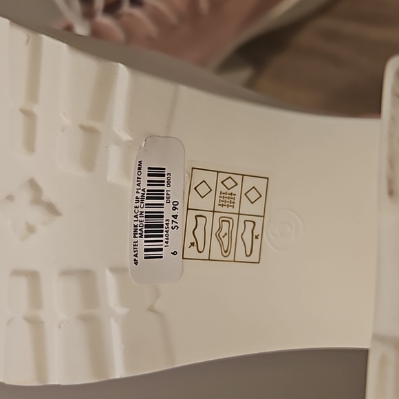 Pastel pink and white platform heels - Picture 4 of 4